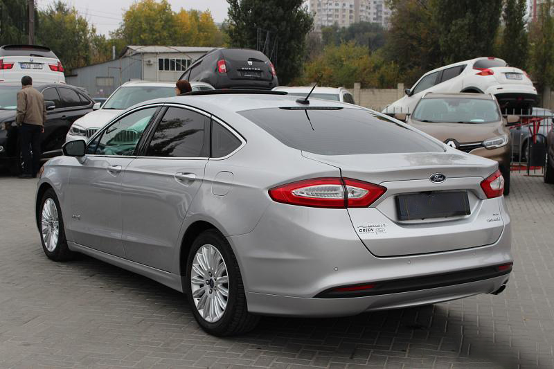 Noleggio Auto in Moldova, Chisinau - Ford Fusion Silver2