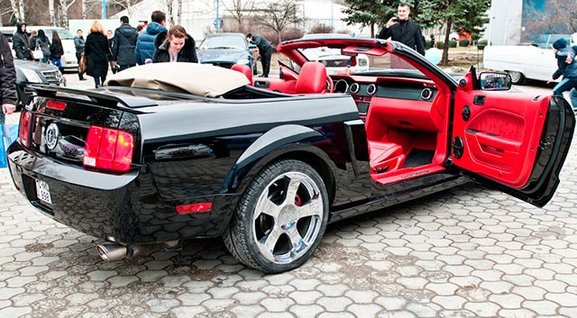 4rent Car Cabrio Chisinau - Ford Mustang Black3