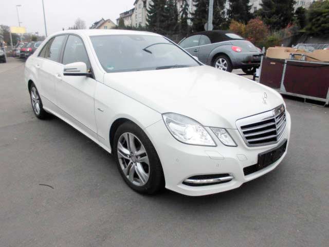 rent a car for wedding chisinau - MERS E CLASS white -2
