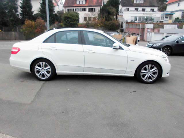 rent a car for wedding chisinau - MERS E CLASS white -7