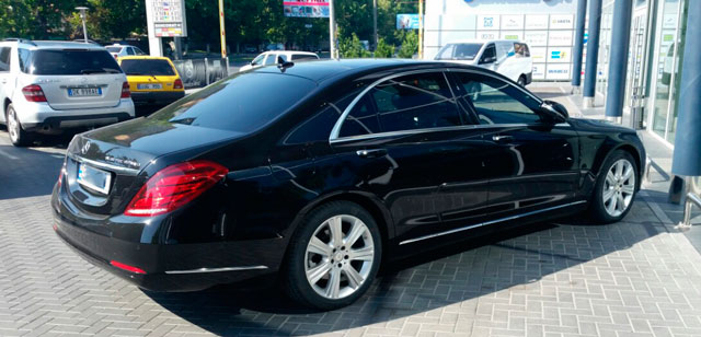 Mercedes Benz W 222 Neagră - Limuzine de Închiriat Chisinău, Moldova2
