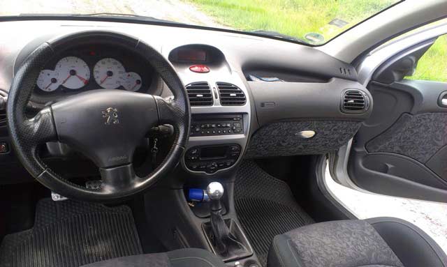 4 rent Car Chisinau, Moldova - Peugeot 206 sw6