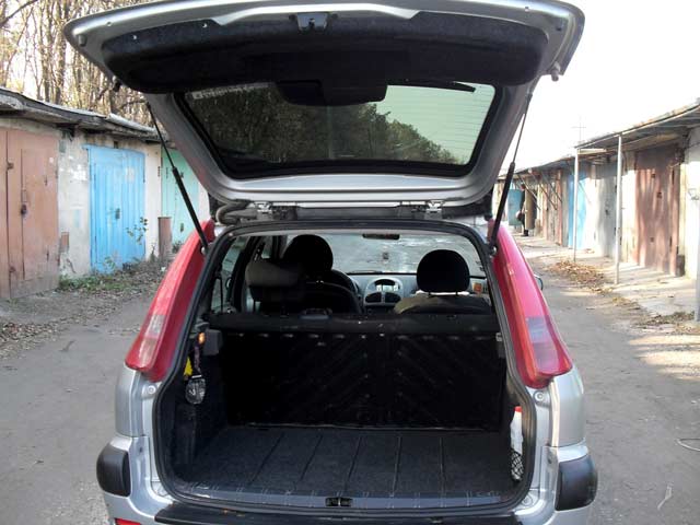 4 rent Car Chisinau, Moldova - Peugeot 206 sw7