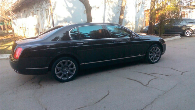rent a car for wedding chisinau/Moldova - BENTLEY black-3