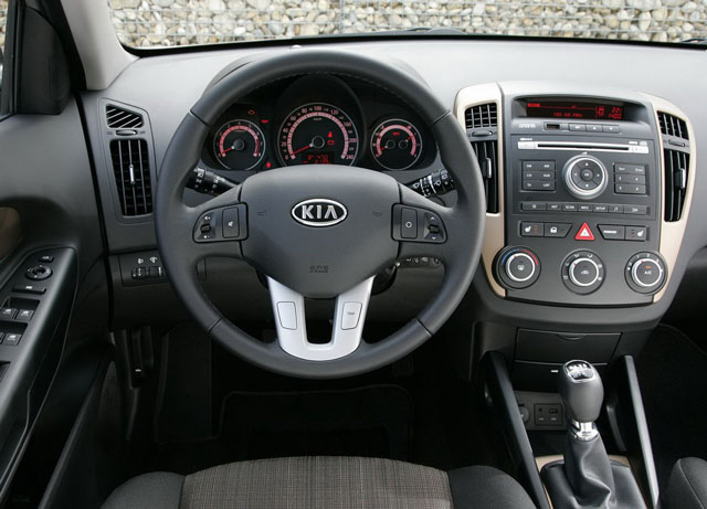 Kia Ceed - Аренда в Кишинёве, Молдове4